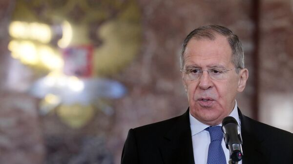Министр иностранных дел РФ Сергей Лавров на церемонии возложения цветов к памятным доскам в вестибюле здания МИД в Москве по случаю Дня дипломатического работника Министр иностранных дел РФ Сергей Лавров на церемонии возложения цветов к памятным доскам в вестибюле здания МИД в Москве по случаю Дня дипломатического работника