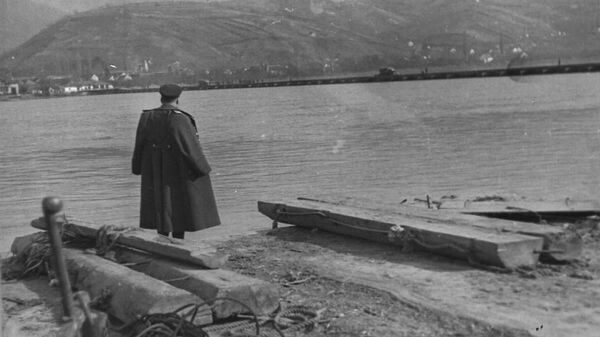 Маршал Советского Союза Р.Я. Малиновский в г. Будапеште. Венгрия, 1945 г. Маршал Советского Союза Р.Я. Малиновский в г. Будапеште. Венгрия, 1945 г.
