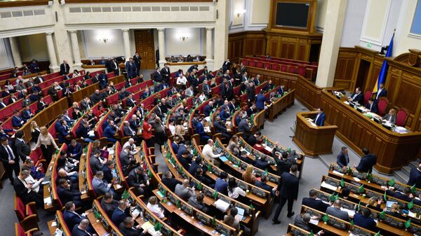 Депутаты Верховной рады Украины во время заседания Депутаты Верховной рады Украины во время заседания