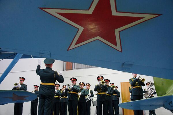 На открытии экспозиции самолетов в Центральном музее Военно-воздушных сил в Монино На открытии экспозиции самолетов в Центральном музее Военно-воздушных сил в Монино