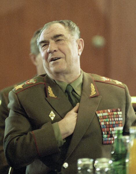 Министр обороны СССР генерал армии Дмитрий Язов Министр обороны СССР генерал армии Дмитрий Язов