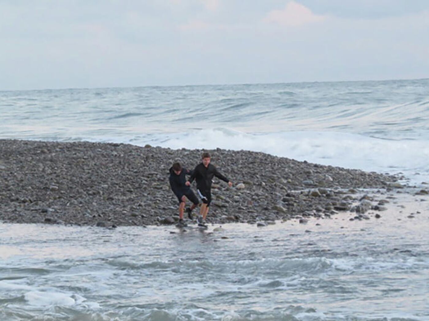 море в феврале в сочи