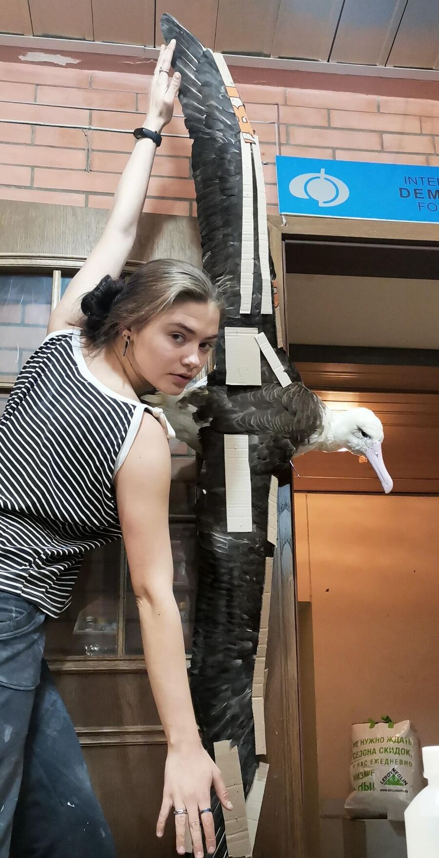 Маргарита с чучелом альбатроса Маргарита с чучелом альбатроса