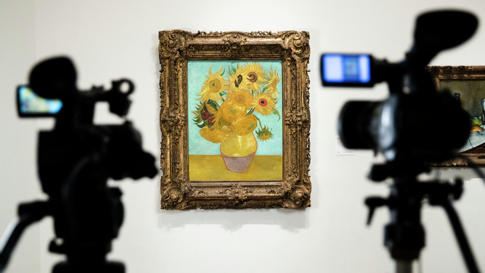 Ученые объяснили причину успеха картин Ван Гога