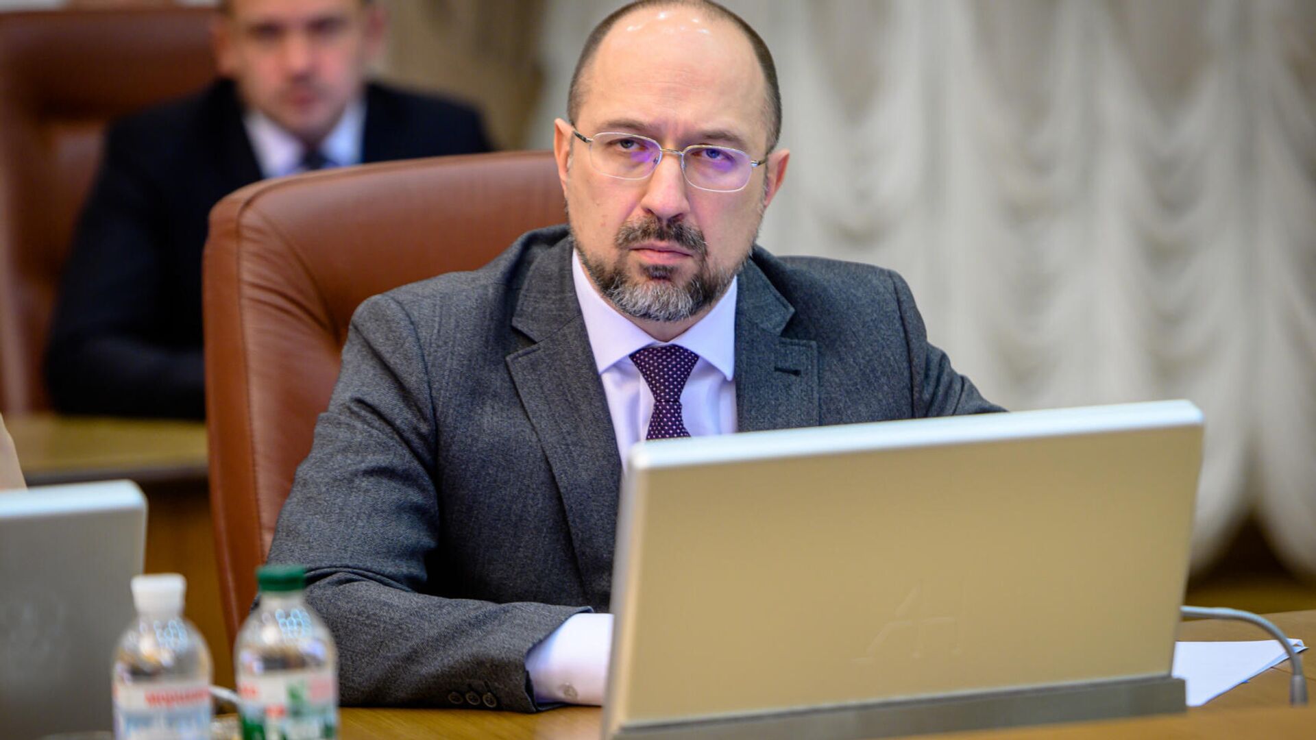 Вице-премьер-министр Украины, министр развития общин и территорий Денис Шмыгаль Вице-премьер-министр Украины, министр развития общин и территорий Денис Шмыгаль - РИА Новости, 1920, 22.02.2021
