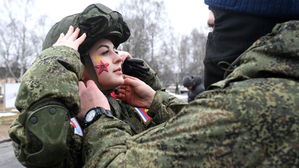Участница конкурса красоты среди женщин-военнослужащих Ракетных войск стратегического назначения Макияж под камуфляж в Переславле-Залесском Участница конкурса красоты среди женщин-военнослужащих Ракетных войск стратегического назначения Макияж под камуфляж в Переславле-Залесском