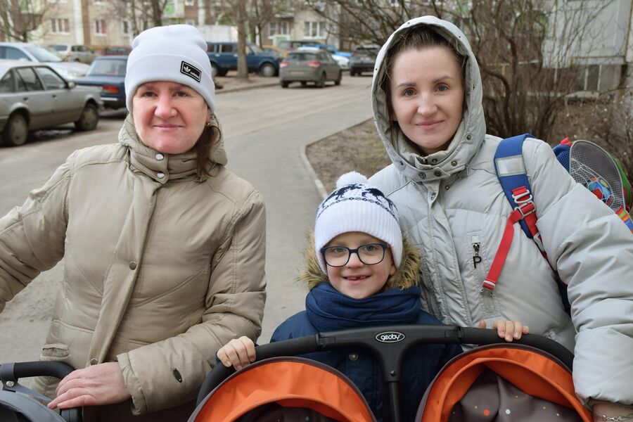 Родившая тройню жительница Воронежа Наталья Стороженко, с детьми Родившая тройню жительница Воронежа Наталья Стороженко, с детьми