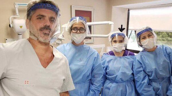 Аргентинец на карантине делает 3D маски для врачей