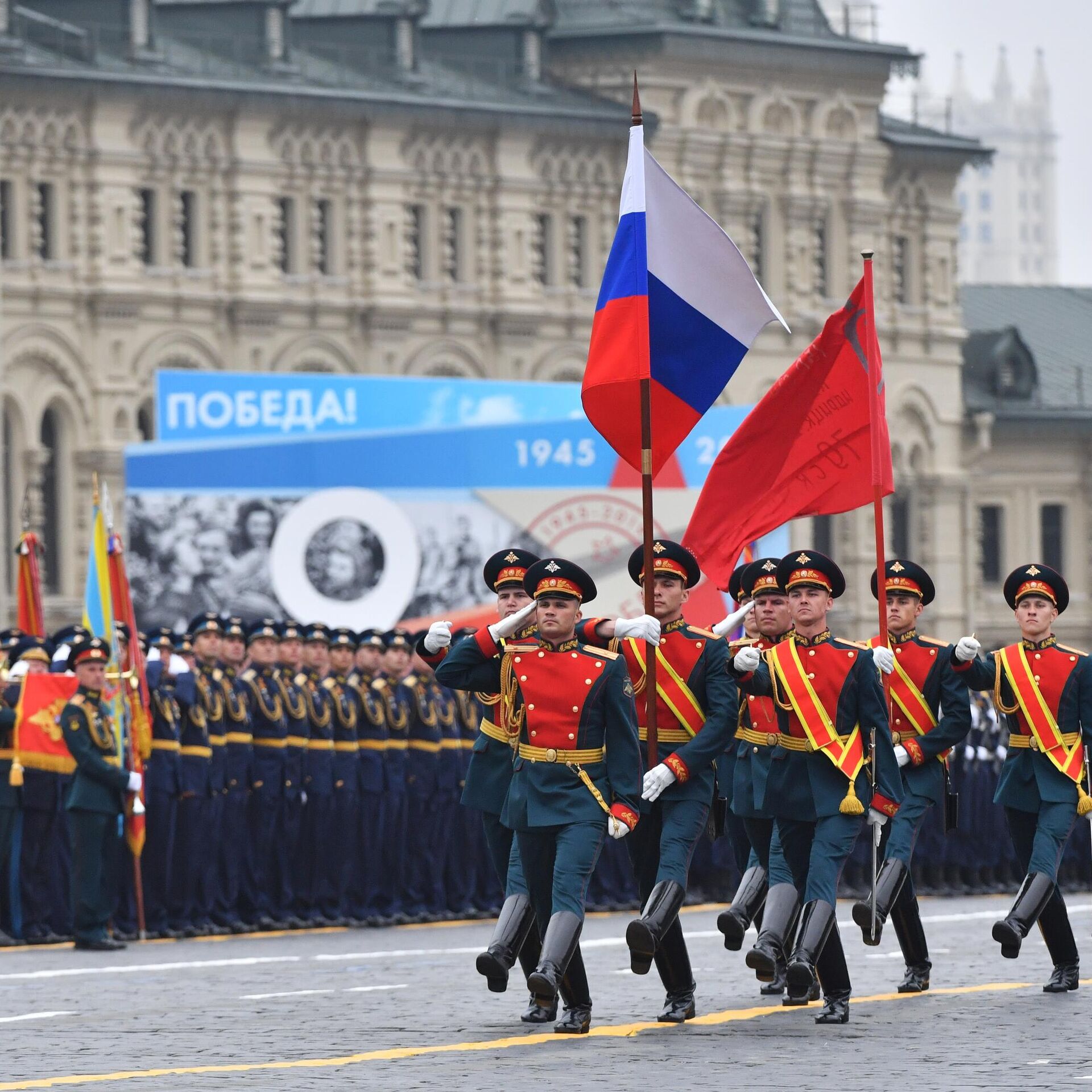 Проведение парада. Парад на красной площади. Знаменная группа на параде Победы 9 мая. Военный парад в Москве 9 мая 2021 года. Подольск парад Победы 9 мая Нарышкин.