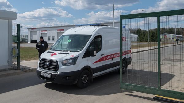Автомобиль скорой помощи у Московского клинического центра инфекционных болезней Вороновское Автомобиль скорой помощи у Московского клинического центра инфекционных болезней Вороновское