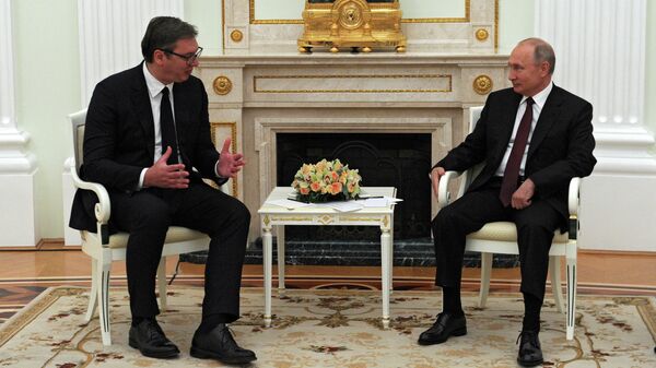 Президент РФ Владимир Путин и президент Сербии Александр Вучич во время встречи Президент РФ Владимир Путин и президент Сербии Александр Вучич во время встречи