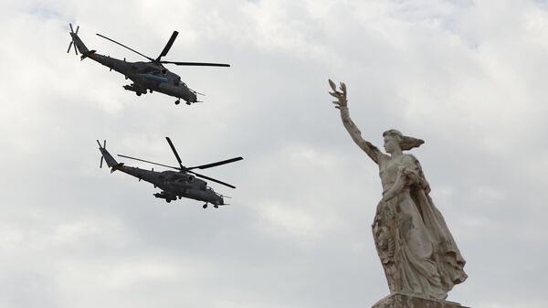 Воздушная часть парада в ознаменование 75-летия Победы в Великой Отечественной войне 1941-1945 годов в Волгограде Воздушная часть парада в ознаменование 75-летия Победы в Великой Отечественной войне 1941-1945 годов в Волгограде