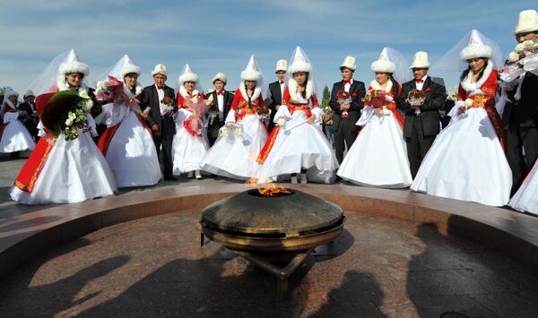 Массовая свадьба в Бишкеке Массовая свадьба в Бишкеке
