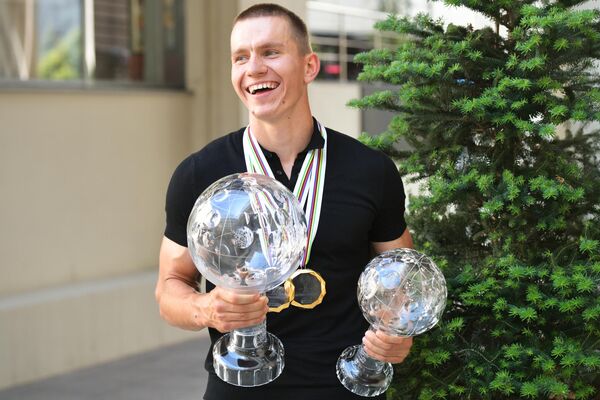 Александр Большунов Александр Большунов