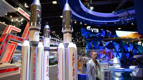 Макеты ракет Ангара на стенде государственной корпорации Роскосмос Макеты ракет Ангара на стенде государственной корпорации Роскосмос