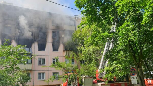 На месте пожара на улице Проходчиков в Москве На месте пожара на улице Проходчиков в Москве