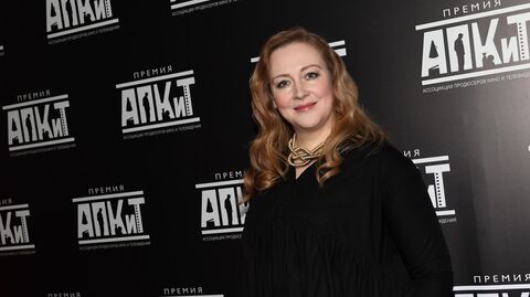 Актриса Юлия Ауг на церемонии вручения V Премии Ассоциации продюсеров кино и телевидения в Москве Актриса Юлия Ауг на церемонии вручения V Премии Ассоциации продюсеров кино и телевидения в Москве