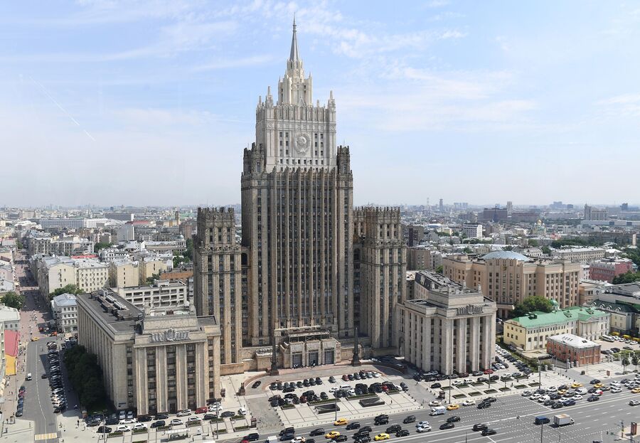 Здание Министерства иностранных дел России на Смоленской-Сенной площади в Москве Здание Министерства иностранных дел России на Смоленской-Сенной площади в Москве