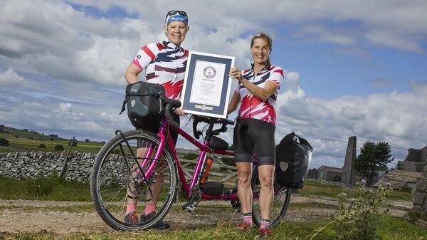 Две британки совершили кругосветное путешествие на велосипеде за 263 дня 