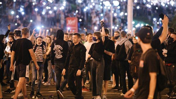 Участники акции протеста в Минске после президентских выборов Участники акции протеста в Минске после президентских выборов