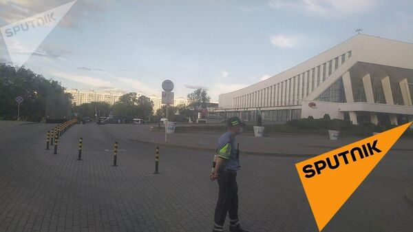 Спецтехника и силовики в центре Минска за Дворцом спорта. 11 августа 2020 Спецтехника и силовики в центре Минска за Дворцом спорта. 11 августа 2020