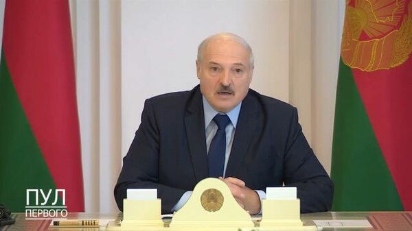 Я живой и не за границей: Лукашенко опроверг сообщения о своем отъезде из Белоруссии Я живой и не за границей: Лукашенко опроверг сообщения о своем отъезде из Белоруссии