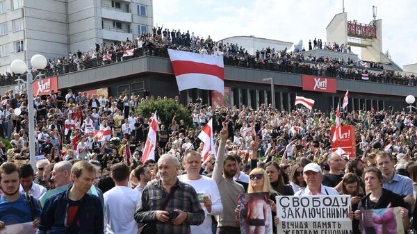 Митинг протеста возле метро Пушкинская в Минске Митинг протеста возле метро Пушкинская в Минске