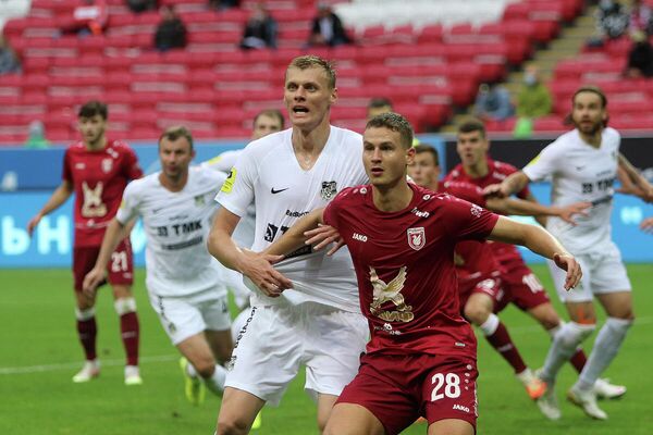 Футболисты казанского Рубина и Урала Футболисты казанского Рубина и Урала