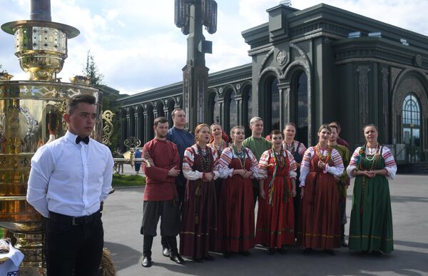 На православной яблочной ярмарке, приуроченной к празднику Преображения Господня На православной яблочной ярмарке, приуроченной к празднику Преображения Господня