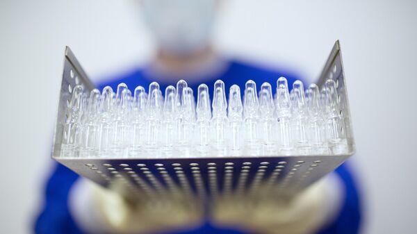 Французский эксперт оценил результаты испытаний вакцины Pfizer и BioNTech