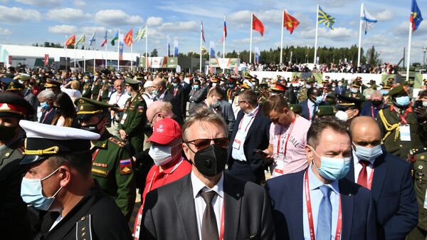 Посетители на открытии Международного военно-технического форума Армия-2020 в военно-патриотическом парке Патриот Посетители на открытии Международного военно-технического форума Армия-2020 в военно-патриотическом парке Патриот