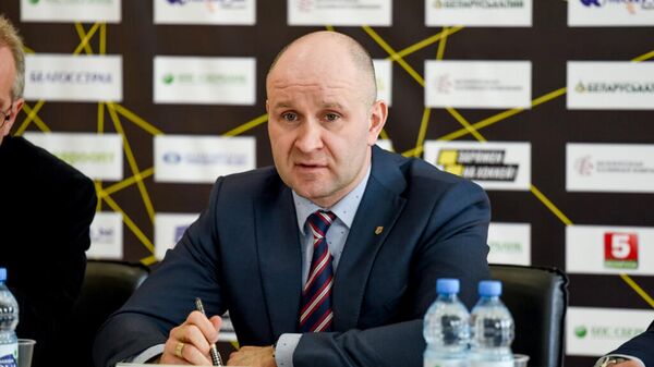 Геннадий Савилов подал в отставку с поста председателя Федерации хоккея Беларуси.