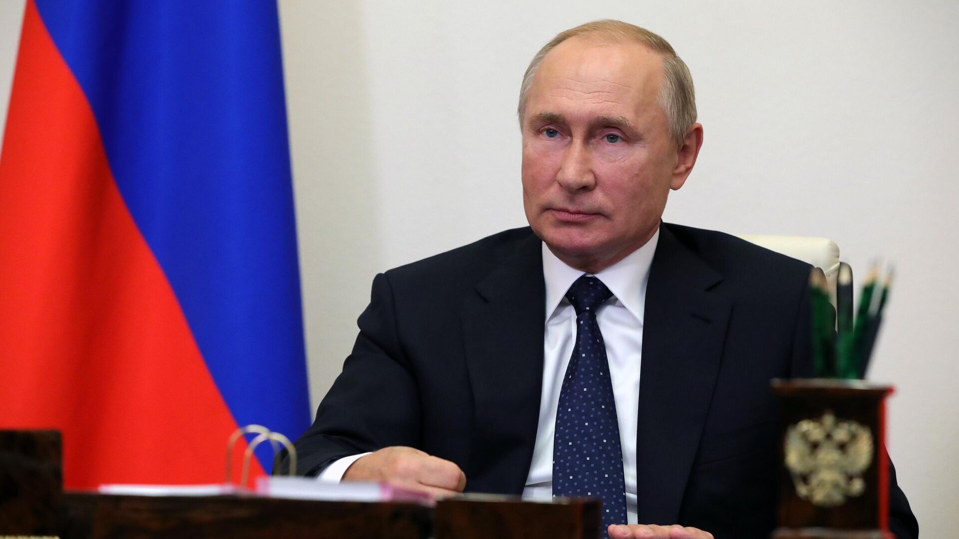 Президент России Владимир Путин во время встречи в режиме видеоконференции с автором гиперзвукового боевого блока Авангард Гербертом Ефремовым Президент России Владимир Путин во время встречи в режиме видеоконференции с автором гиперзвукового боевого блока Авангард Гербертом Ефремовым - РИА Новости, 1920, 28.09.2020