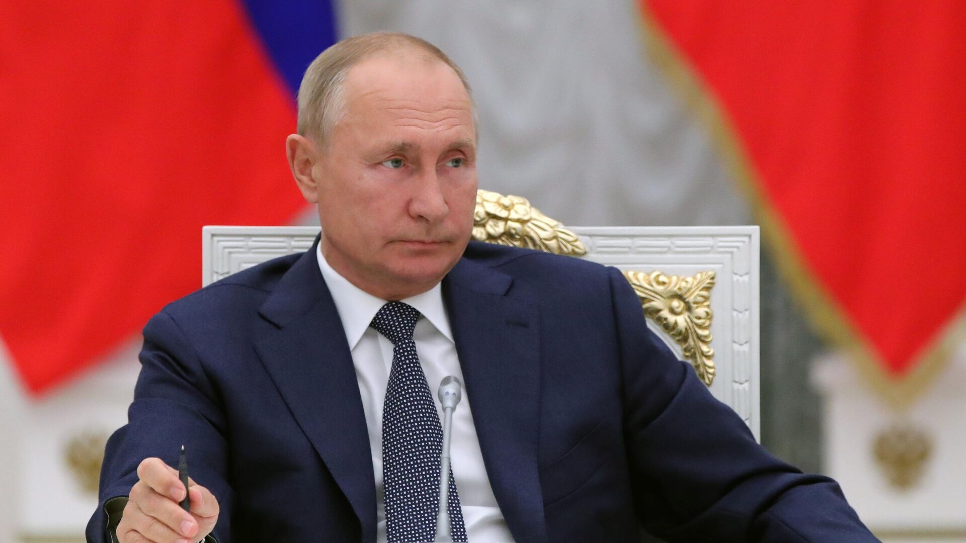 Президент РФ Владимир Путин во время встречи с работниками атомной отрасли по случаю 75-летия атомной промышленности Президент РФ Владимир Путин во время встречи с работниками атомной отрасли по случаю 75-летия атомной промышленности - РИА Новости, 1920, 22.10.2020