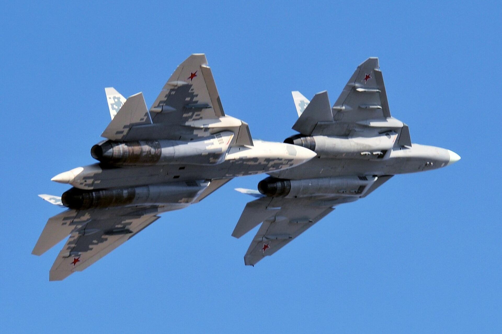 Многофункциональные истребители пятого поколения Су-57 Многофункциональные истребители пятого поколения Су-57 - РИА Новости, 1920, 20.01.2021