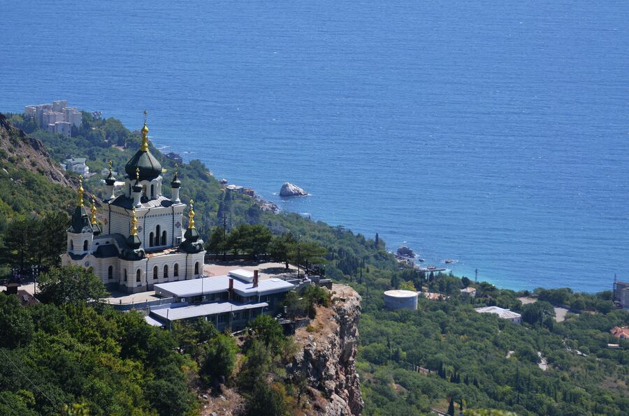Церковь Воскресения Христова в поселке Форос в Крыму Церковь Воскресения Христова в поселке Форос в Крыму