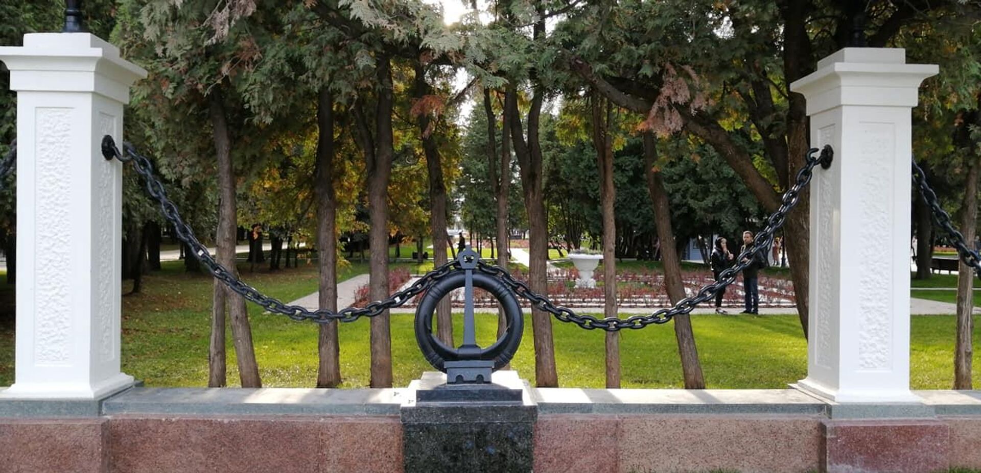 Восстановленная ограда парка Северного речного вокзала в Москве Восстановленная ограда парка Северного речного вокзала в Москве - РИА Новости, 1920, 14.10.2020