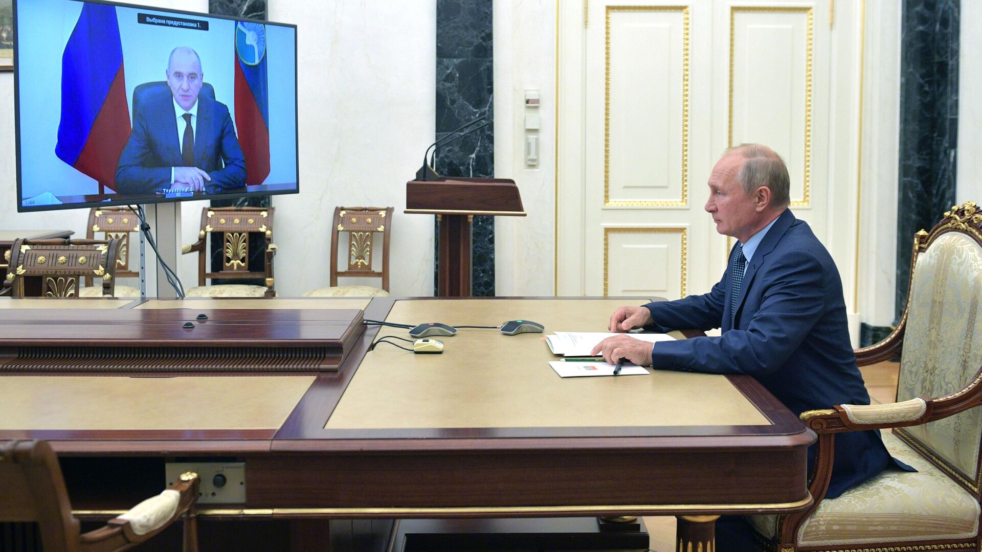 Президент РФ Владимир Путин проводит встречу с главой Карачаево-Черкесской Республики Рашидом Темрезовым в режиме видеоконференции Президент РФ Владимир Путин проводит встречу с главой Карачаево-Черкесской Республики Рашидом Темрезовым в режиме видеоконференции - РИА Новости, 1920, 15.10.2020