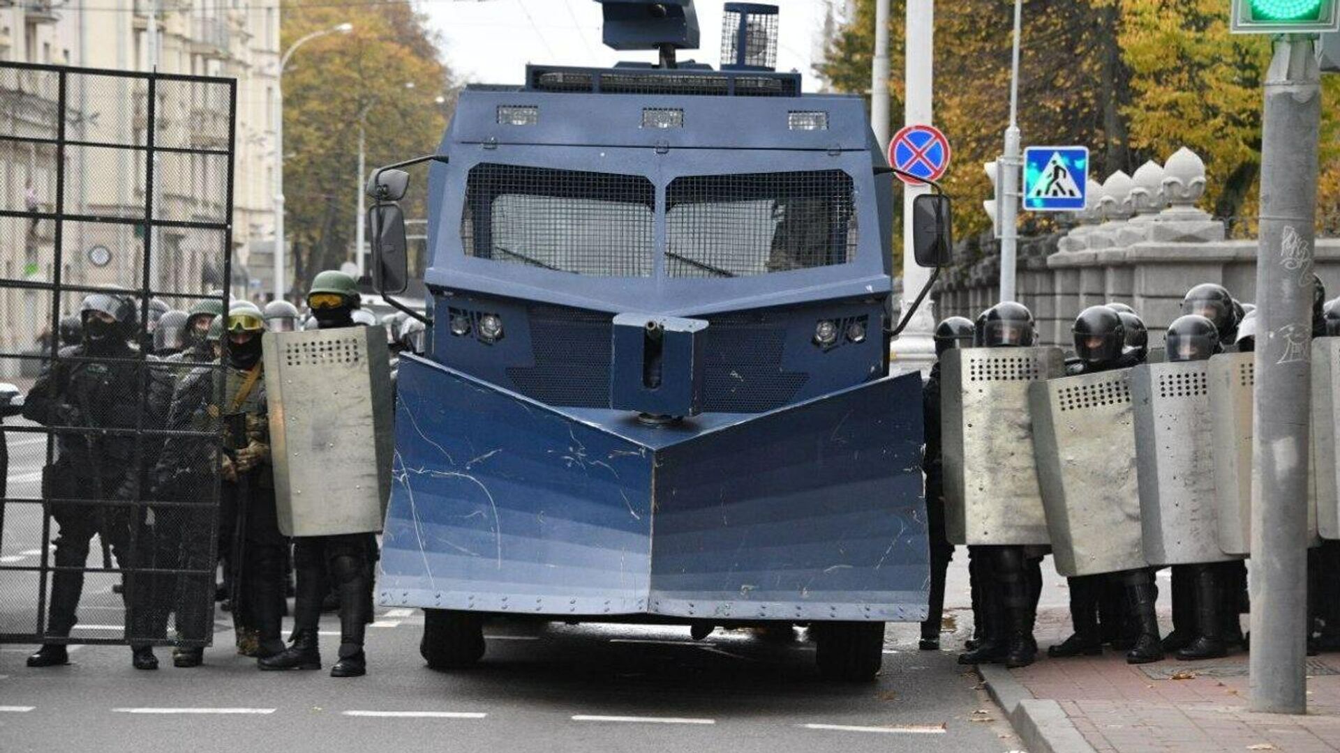 Акция протеста оппозиции в Минске, 25 октября Акция протеста оппозиции в Минске, 25 октября - РИА Новости, 1920, 25.10.2020
