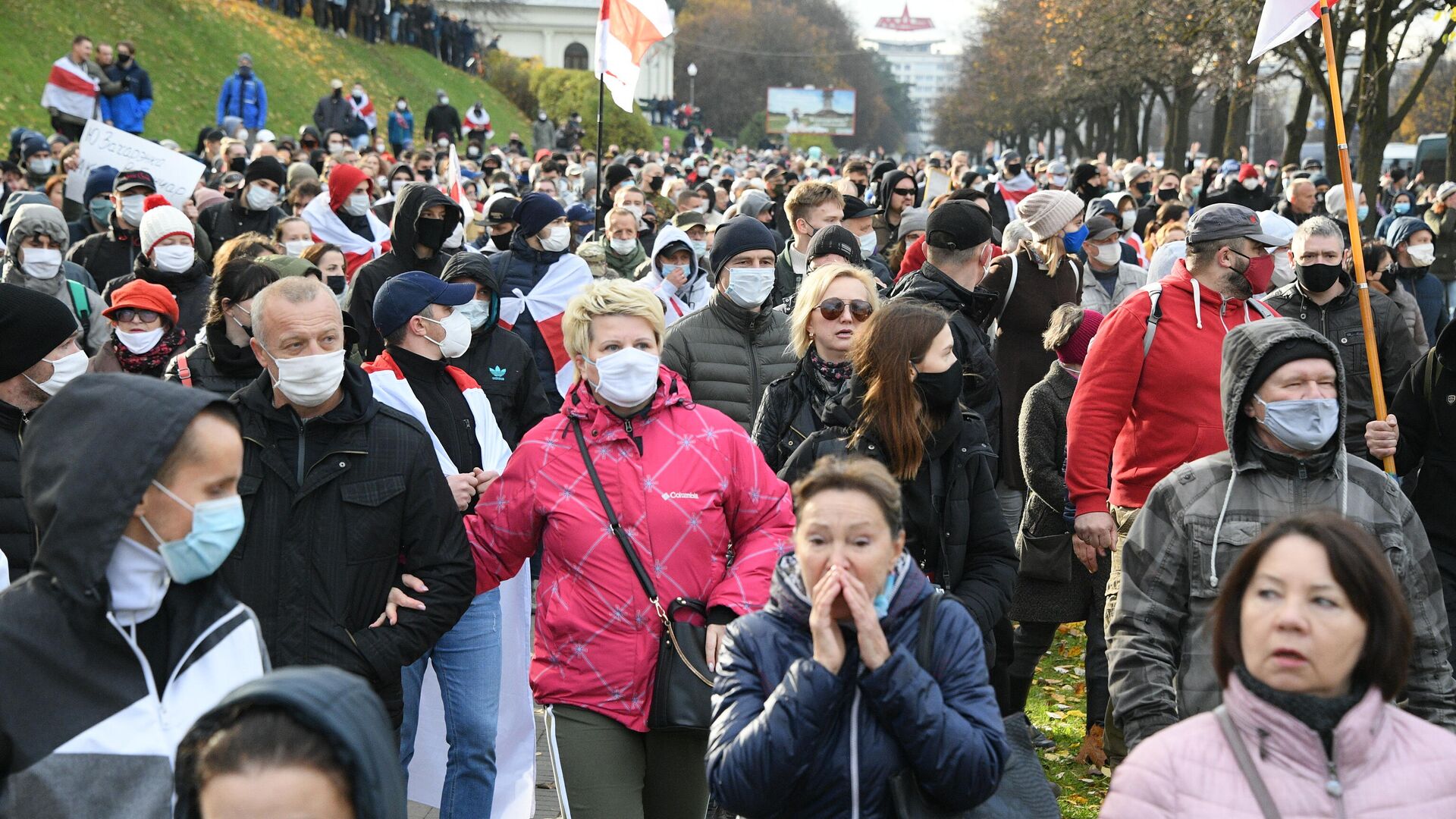 Демонстранты собрались на окраине Минска — Протесты в республики Белоруссии 