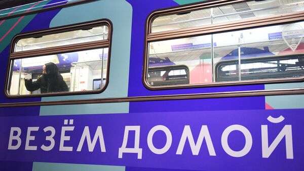 Поезд московского метро 