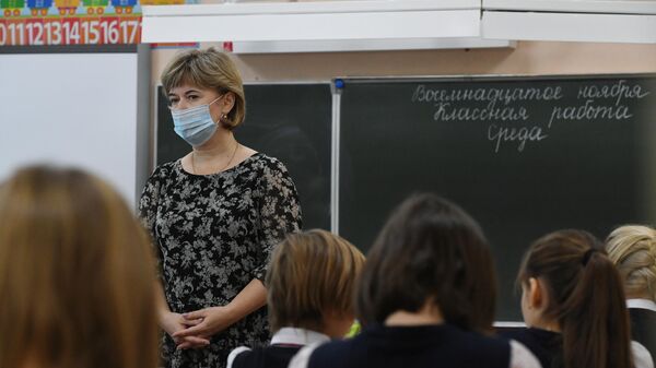 Власти Москвы не планируют вводить дистанционку для учеников 1-5 классов