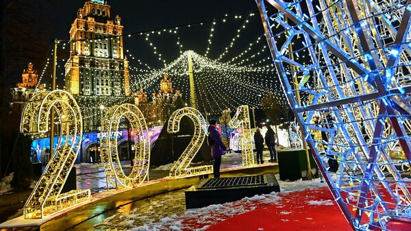 Москву украсят к новогодним праздникам до 14 декабря