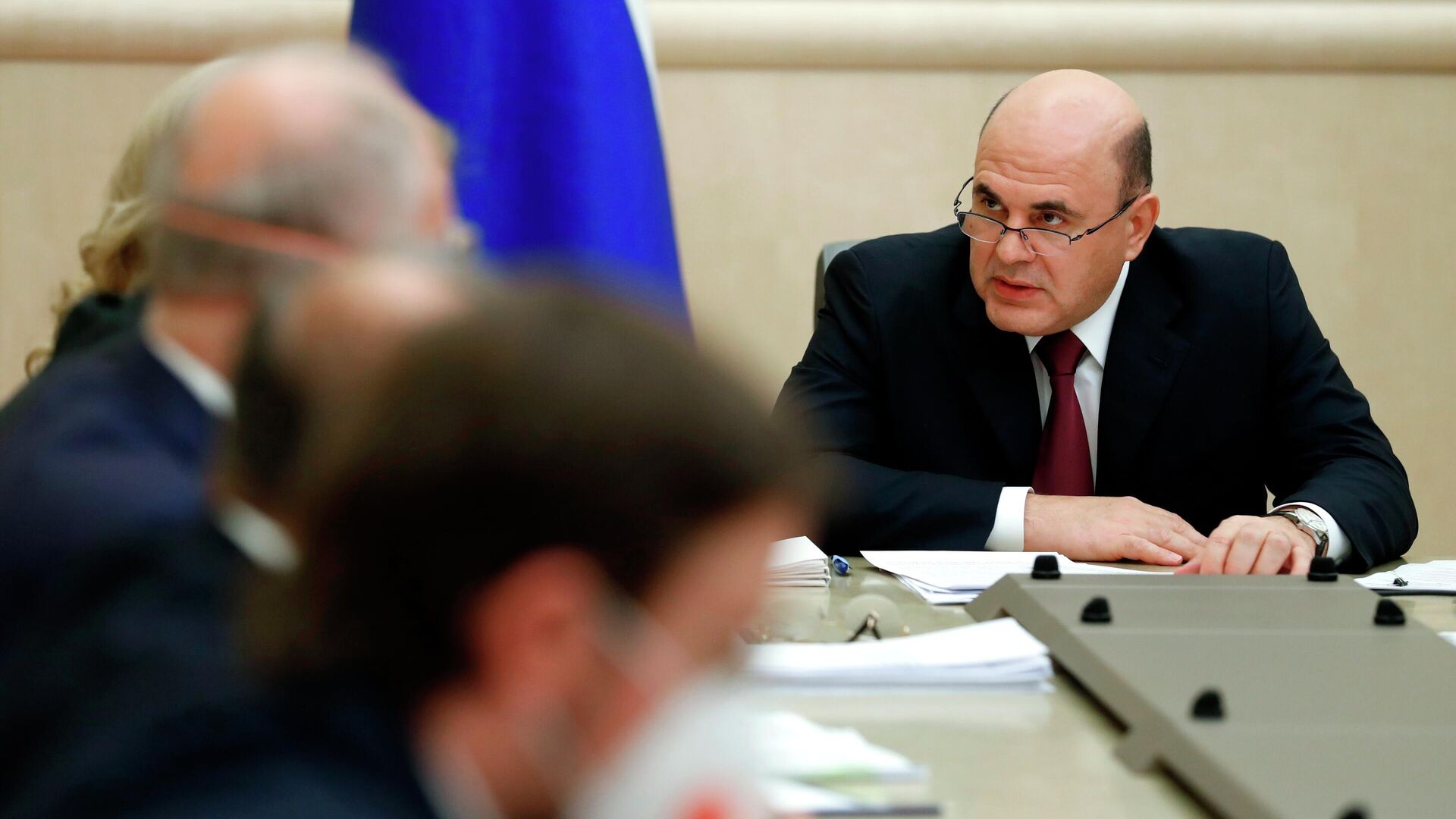Председатель правительства РФ Михаил Мишустин проводит встречу с производителями вакцин от коронавирусной инфекции COVID-19 Председатель правительства РФ Михаил Мишустин проводит встречу с производителями вакцин от коронавирусной инфекции COVID-19 - РИА Новости, 1920, 24.11.2020