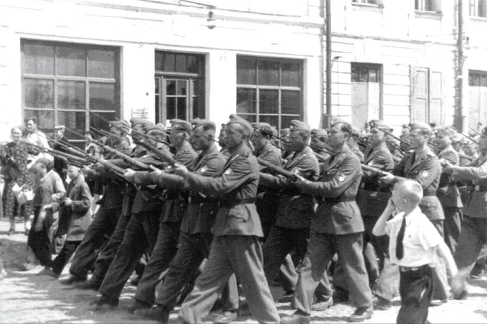 Парад РОА. Псков, 22 июня 1943 года Парад РОА. Псков, 22 июня 1943 года - РИА Новости, 1920, 04.12.2020