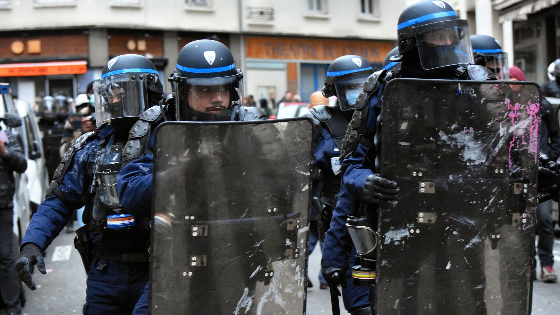 Во Франции полиции запретили наблюдать за манифестациями с помощью дронов
