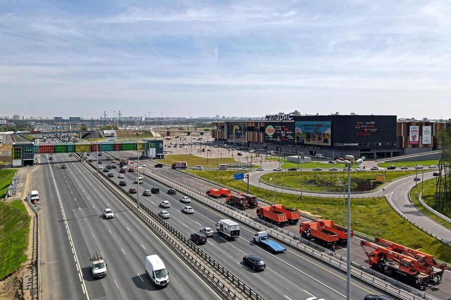 Транспортная развязка на Киевском шоссе в районе станции метро Саларьево Транспортная развязка на Киевском шоссе в районе станции метро Саларьево