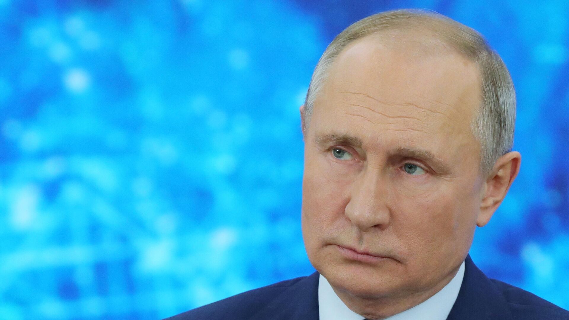 Президент РФ Владимир Путин на большой ежегодной пресс-конференции Президент РФ Владимир Путин на большой ежегодной пресс-конференции - РИА Новости, 1920, 18.12.2020