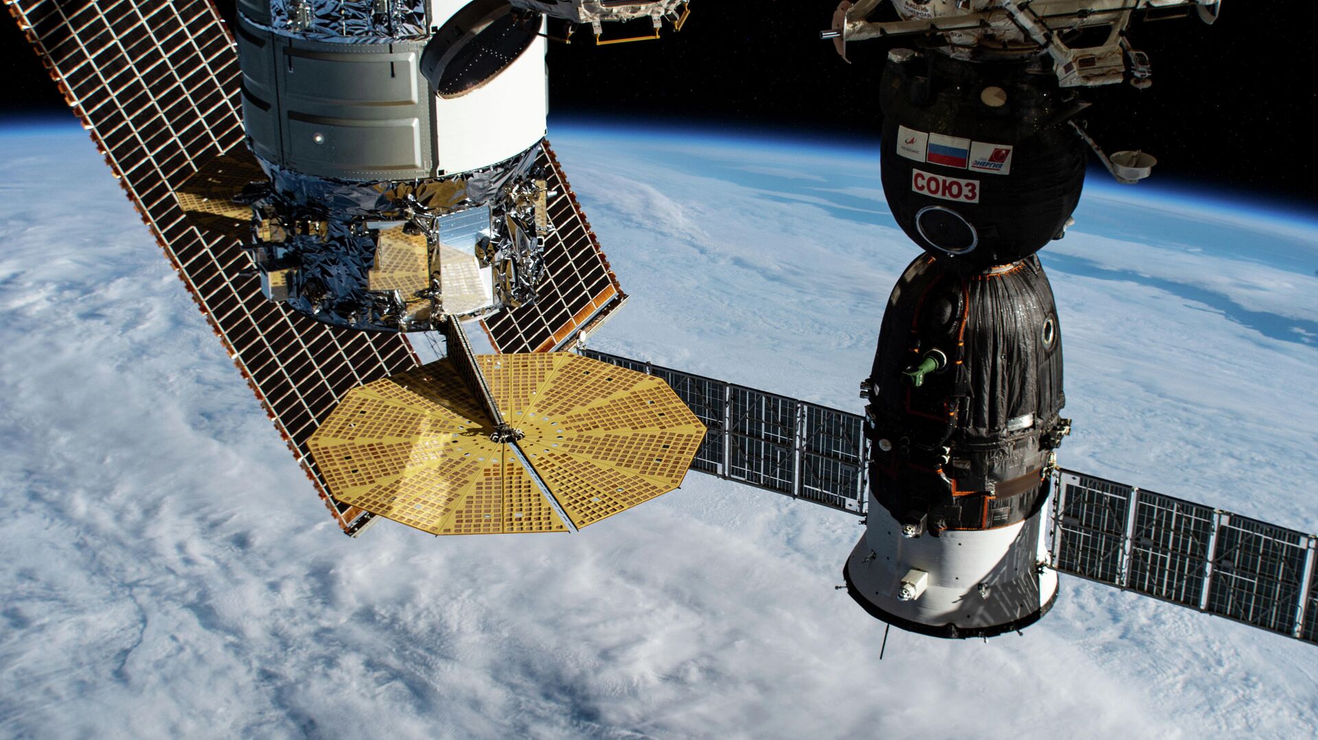 Российские космонавты могут установить рекорд по числу выходов с МКС
