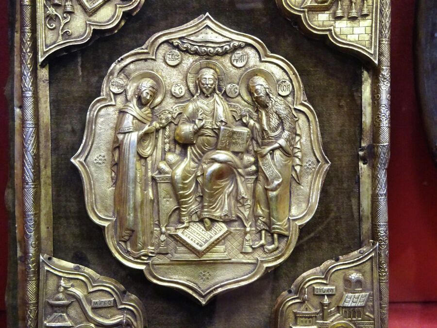 Палата Дворца удельных князей, оклад Евангелия из собрания музея Палата Дворца удельных князей, оклад Евангелия из собрания музея